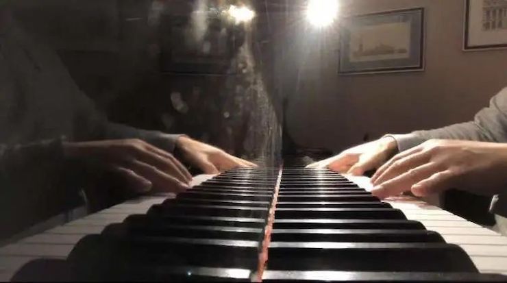 宋思衡的“宅抗疫” | 挑战主播、筹集口罩、闭关作曲，这位取消了20场演出的钢琴家原来这么忙！
