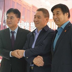 不朽情缘不朽情缘再出手公益，为四川25所小学捐赠不朽情缘不朽情缘高科技钢琴